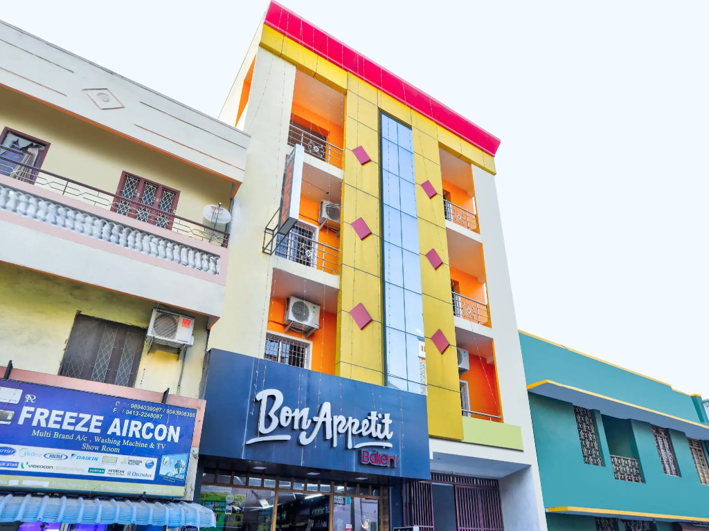 OYO 29878 Sri Abirami Inn