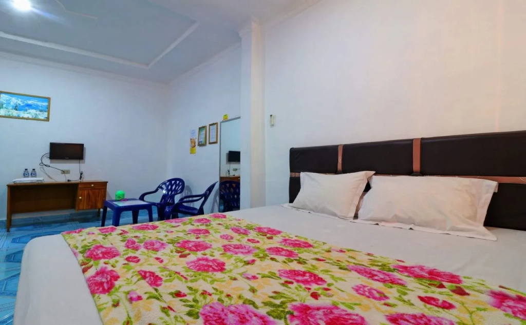 Hotel Rembulan & Karaoke