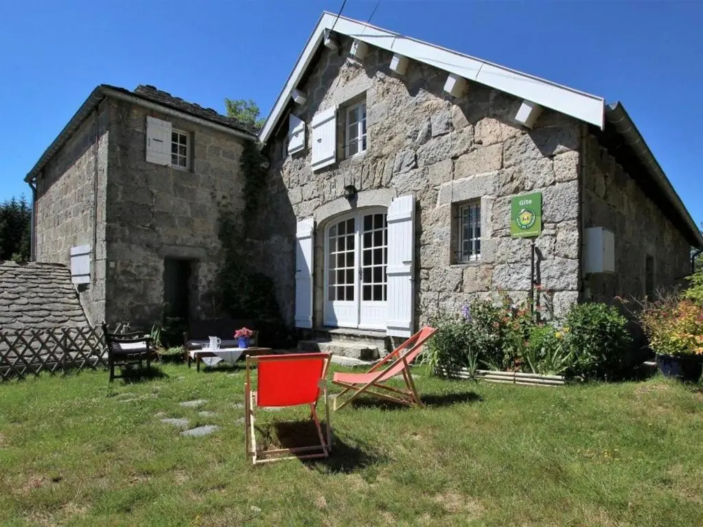 Gîte Nature au Chambon-sur-Lignon: Terrasse, Wifi, Proche Activités et Commerces - FR-1-582-137