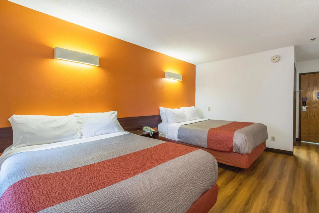 Microtel Inn & Suites by Wyndham Cleveland Streetsboro