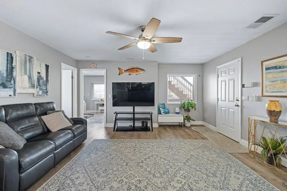 4BR Beach House Spacious Steps From Sand