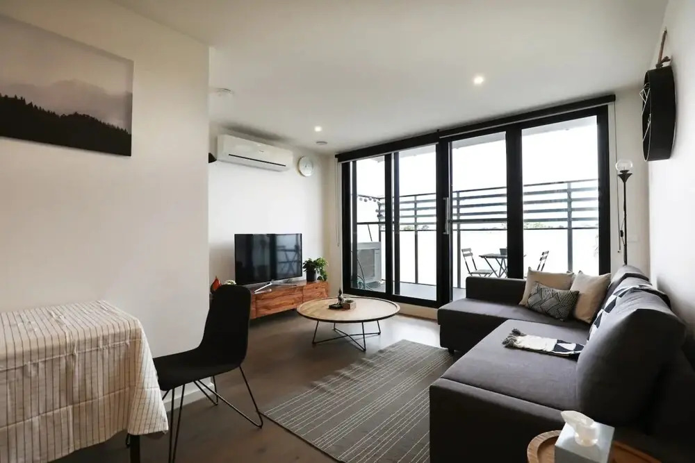 Stylish And Modern 2 Bedroom Melbourne Retreat