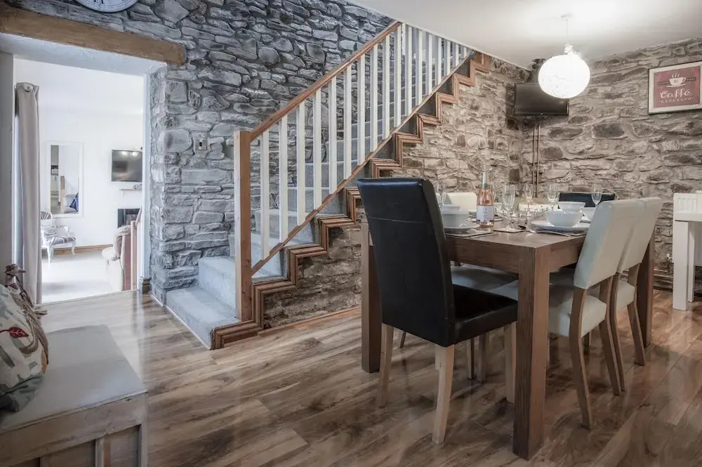 Fletcher Coach House - 3 Bedroom Cottage - Pendine