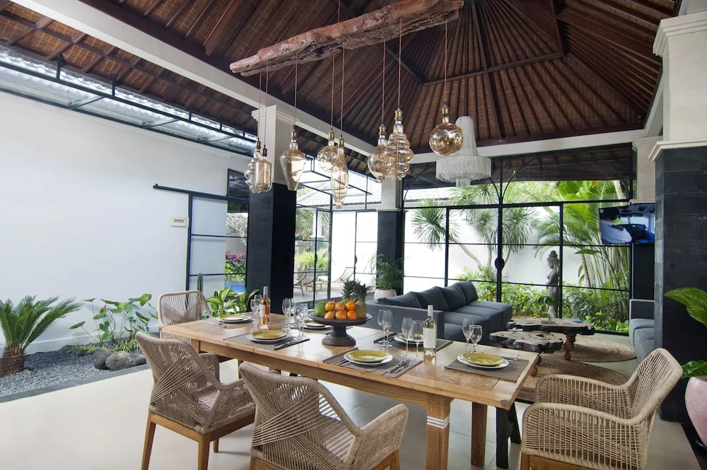 Mandolang Villa