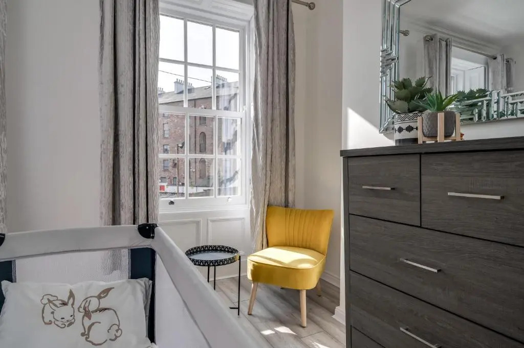 Central Belfast Apartments: Georgian House