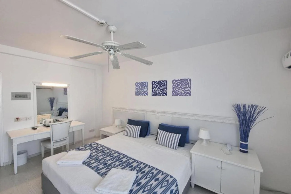 Nereus Hotel