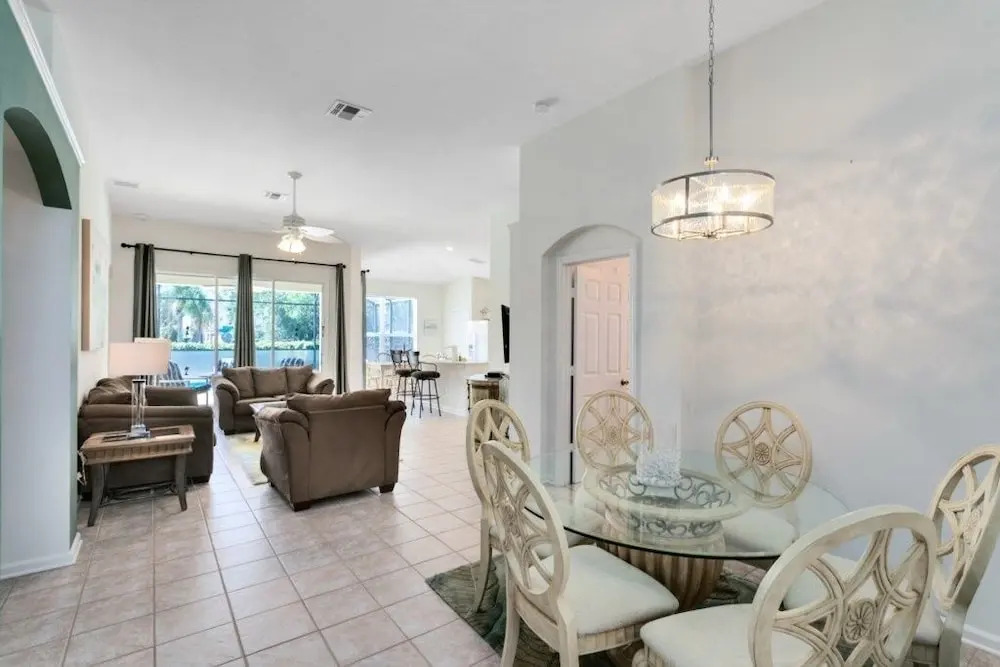 4 Bedroom 3 Bath South Facing Pool Spa Villa villa