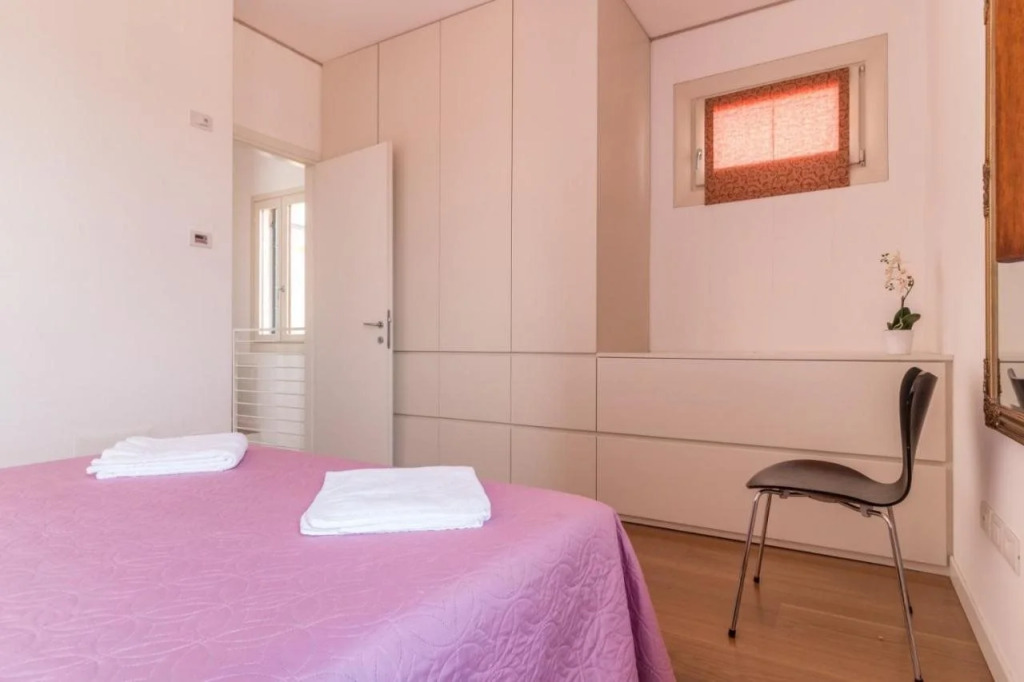 Carmini Canal View and Balcony with Lift