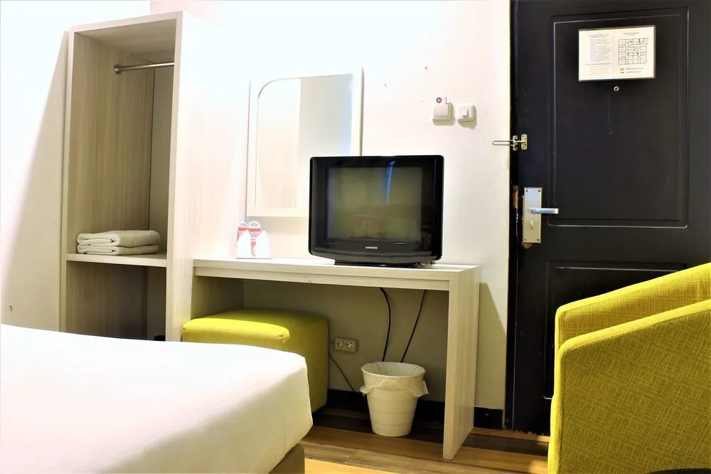 ZEN Rooms Basic Mangga Besar 5