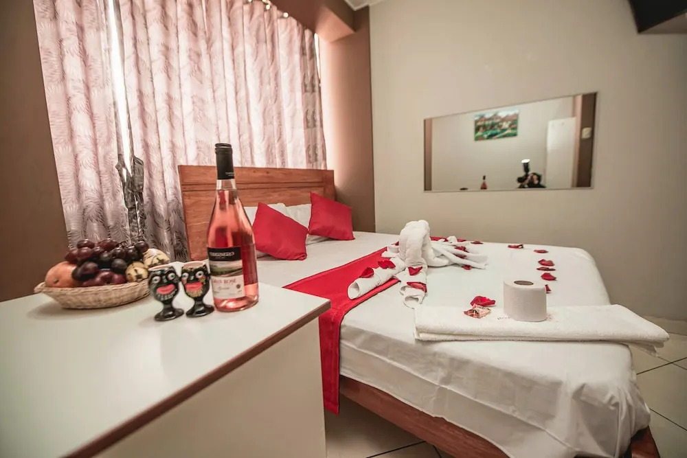 Hostal Spring II