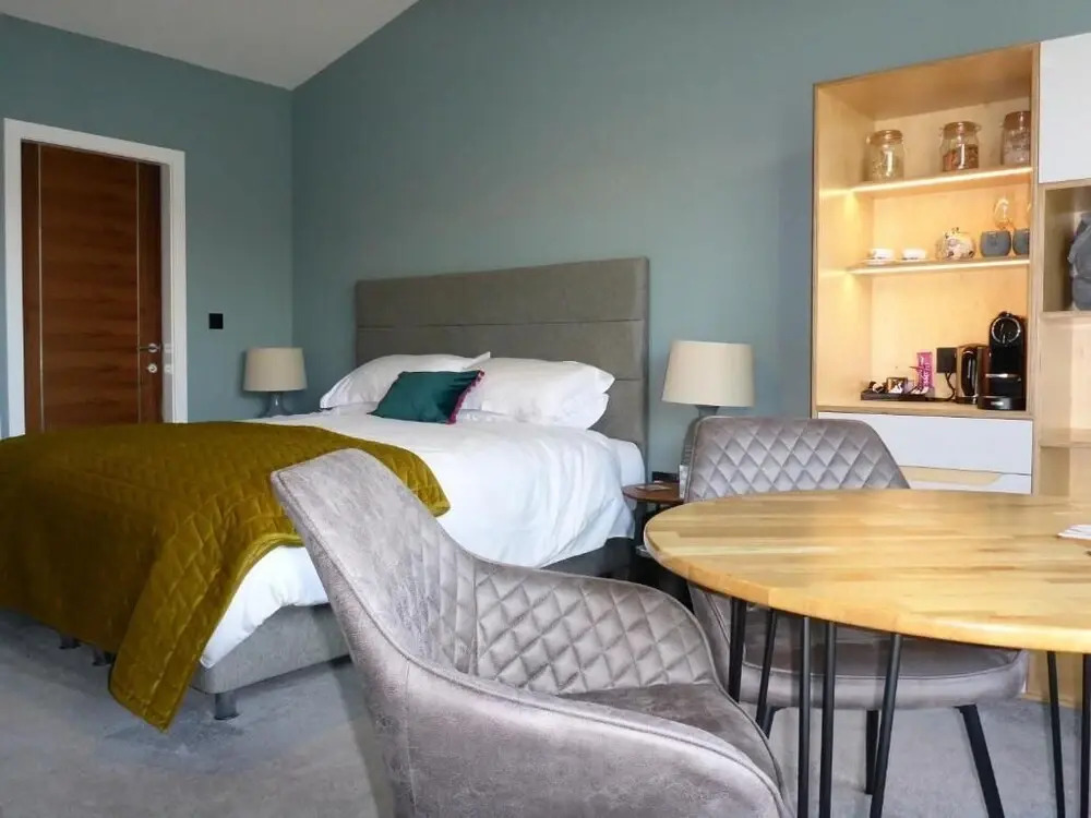 Stones Luxury B&B with hot tub and self-contained rooms