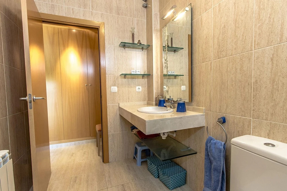 House With 3 Bedrooms in Tarragona, With Wonderful Mountain View, Priv