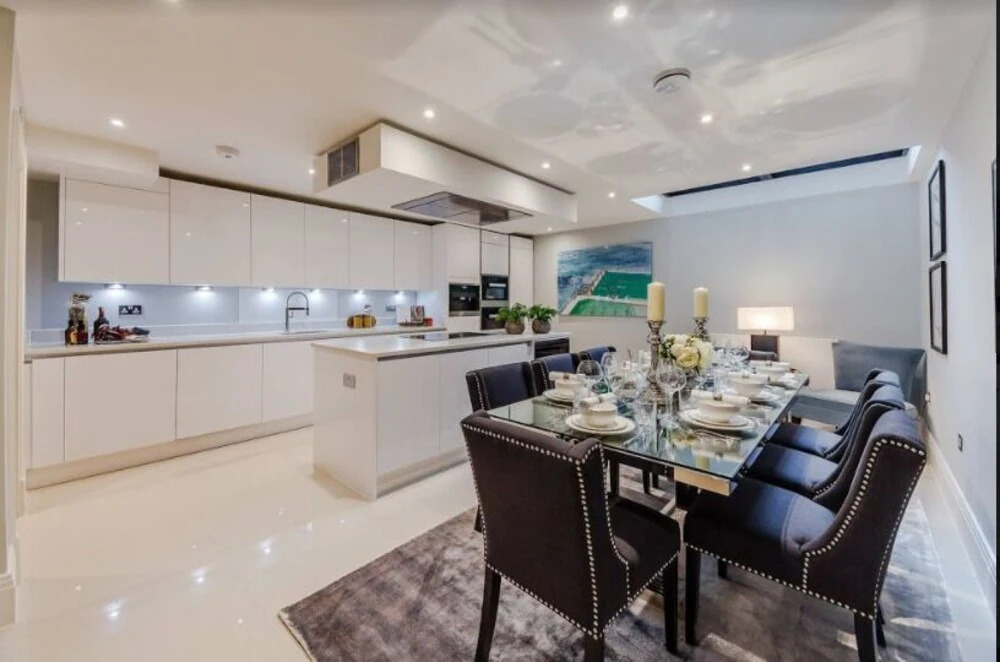 Designer Townhouse with Panoramic River Views