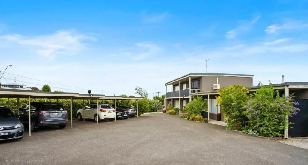 Newly Renovated Geelong Serviced Apartments by Short & Long Stays