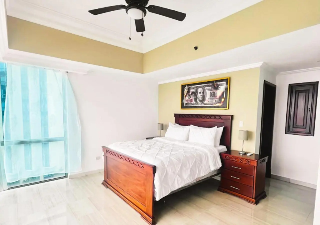 Exclusive 3 BDR, Gym & Pool, SeaView, Luxury Tower