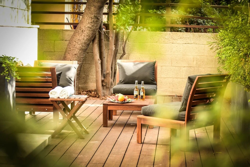 Serene Retreat with Lush Garden by Sea N Rent