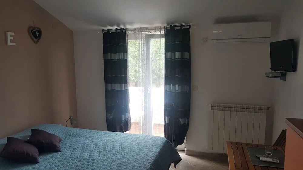 Martina Guest house-Rooms