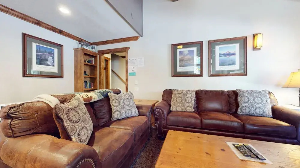 Horizons 4 166 Updated Upstairs Unit with Private Washer Dryer, Walk to Town, On Shuttle Route to Lodges by RedAwning