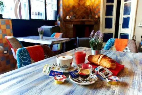 Artisti Sustinea Rooms