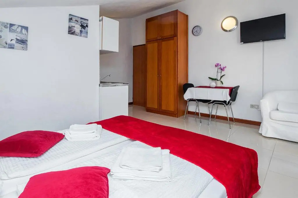 Apartments Toni 2000