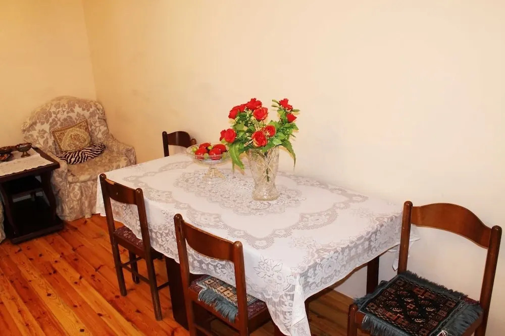 Etnic apartment near Maiden tower center of Baku