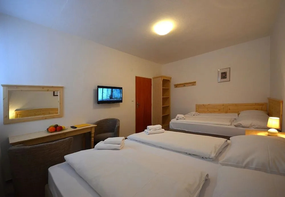 Hotel Lenka