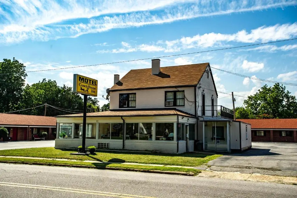 Coach House Inn