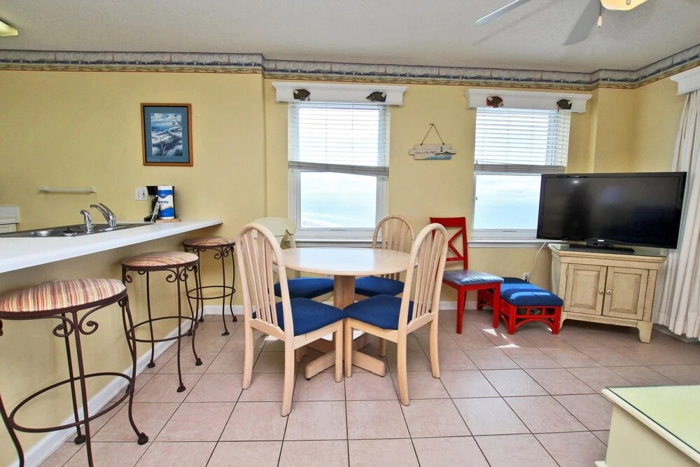 Tradewinds 901 by Youngs Suncoast