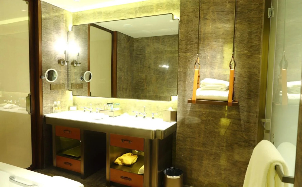 Nanjing Golden Eagle International Hotel