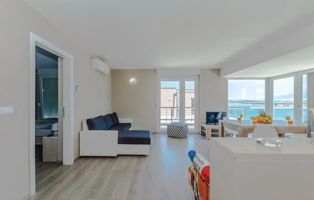 Amazing Home in Povljana With Wifi and 3 Bedrooms