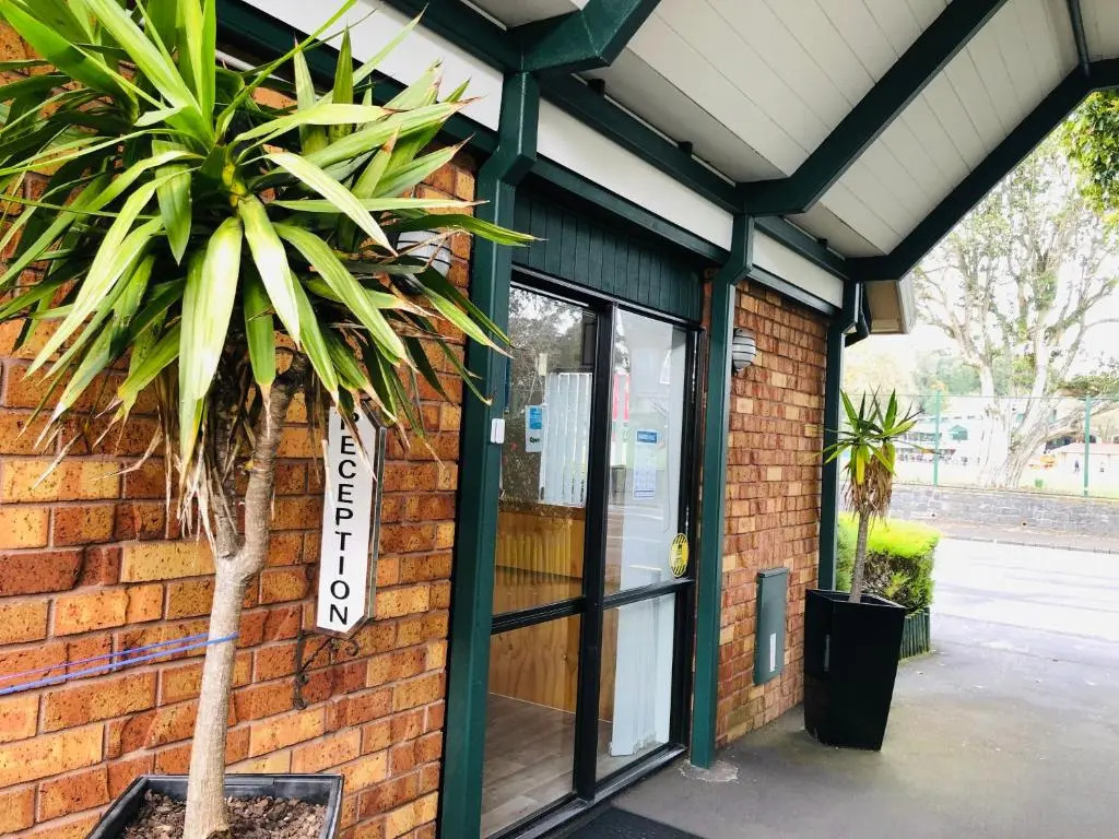 Tudor Court Motor Lodge