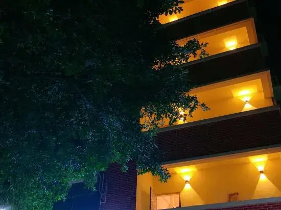 Yuerong Boutique Hotel
