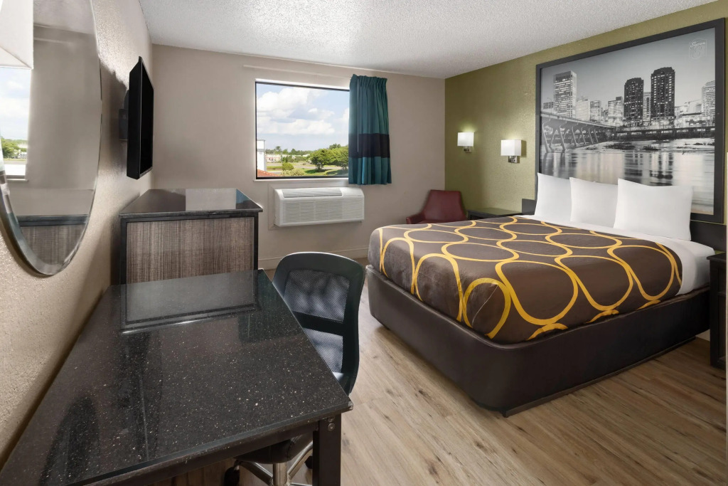 Super 8 by Wyndham Richmond Midlothian Turnpike
