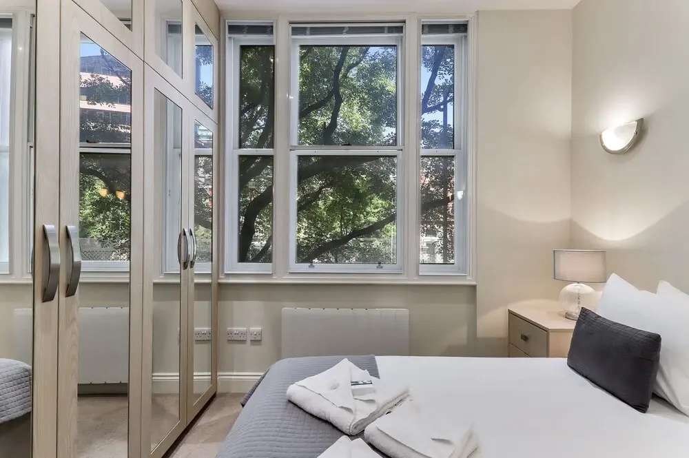 Cosy 1 Bed Apartment next to Liverpool Street Station FREE WIFI By City Stay Aparts London