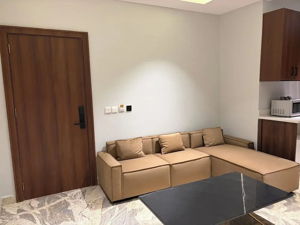 Raynez Resort