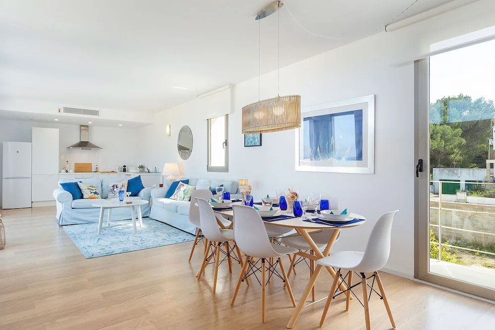 Sunny Townhouse With Terrace in Son