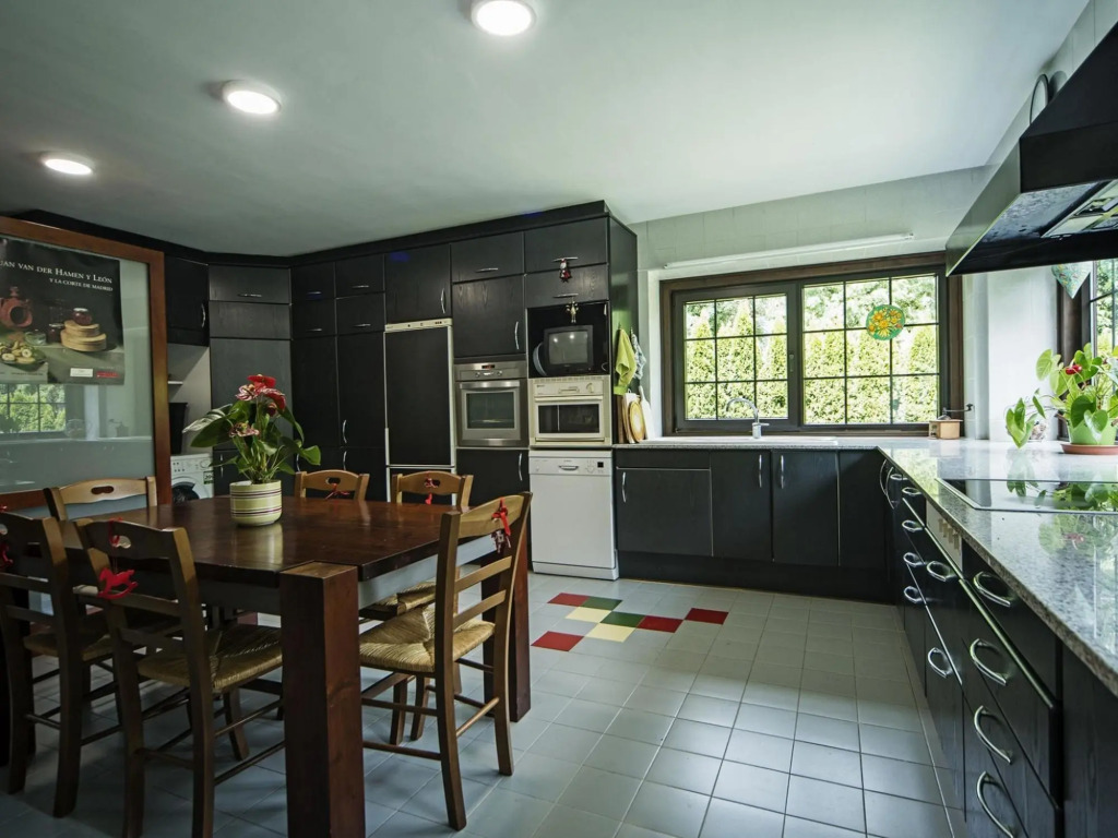 Splendid house next to the Baqueira Beret ski resort for 9 people