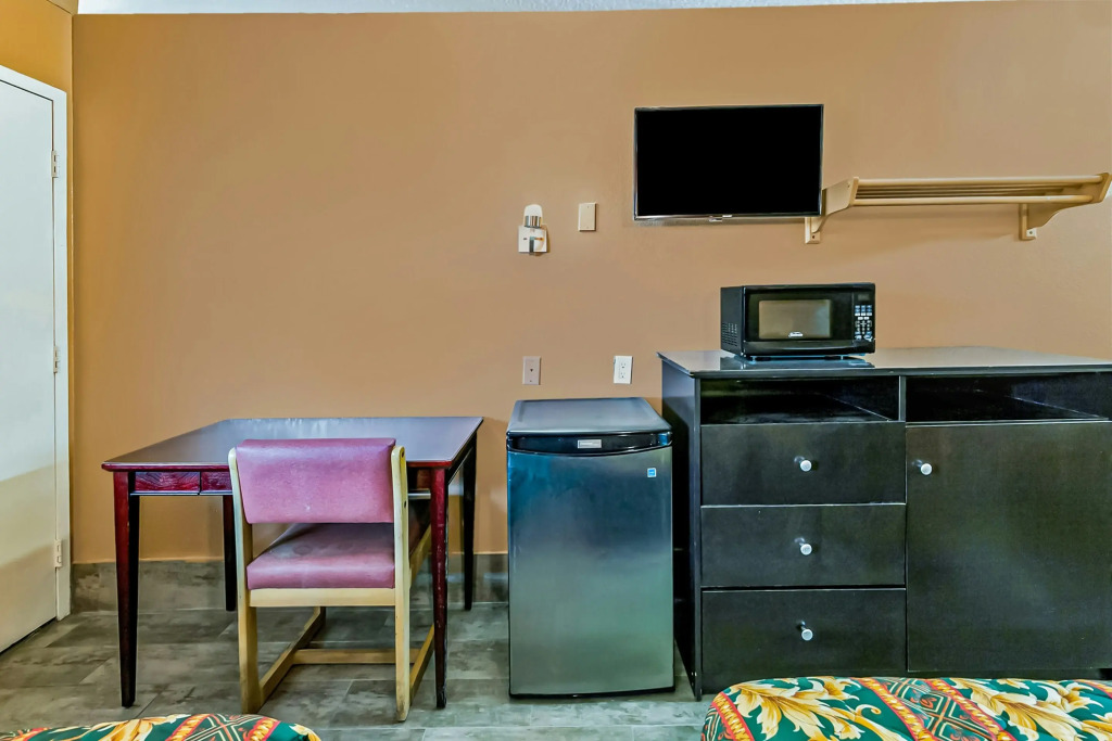 OYO Hotel Lake Charles Hwy 10