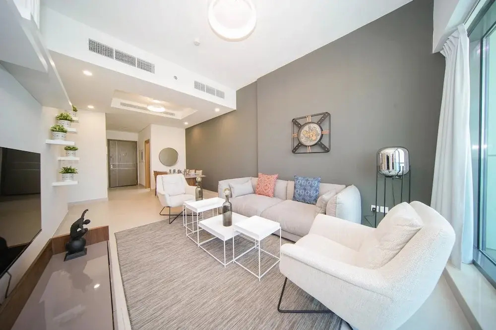 Business Bay 1BR Canal View Rooftop Pool - 360 vacation