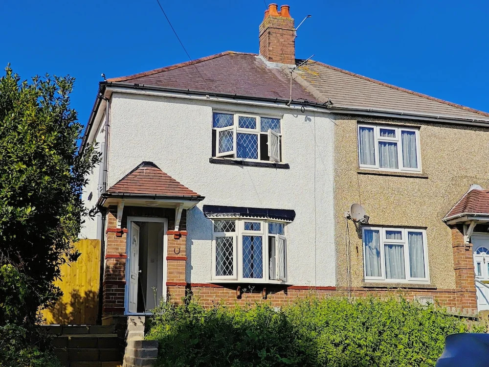 4-bed House in Southampton Ideal For Contractors