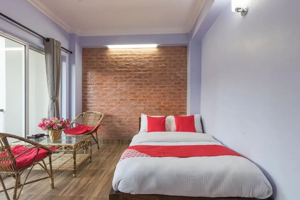 OYO 729 Hotel Era