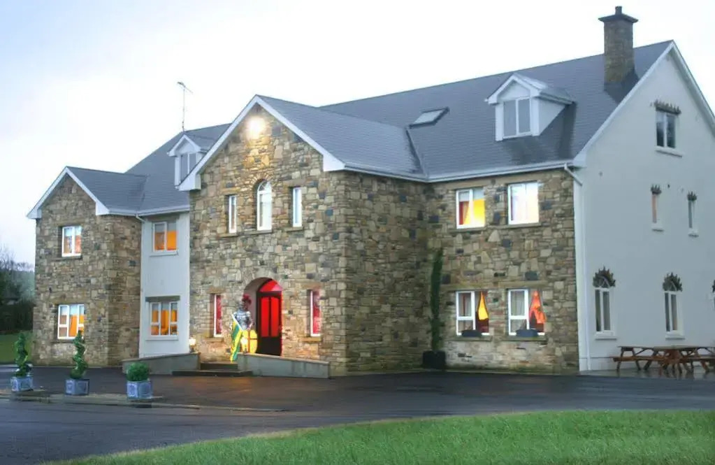 Donegal Manor
