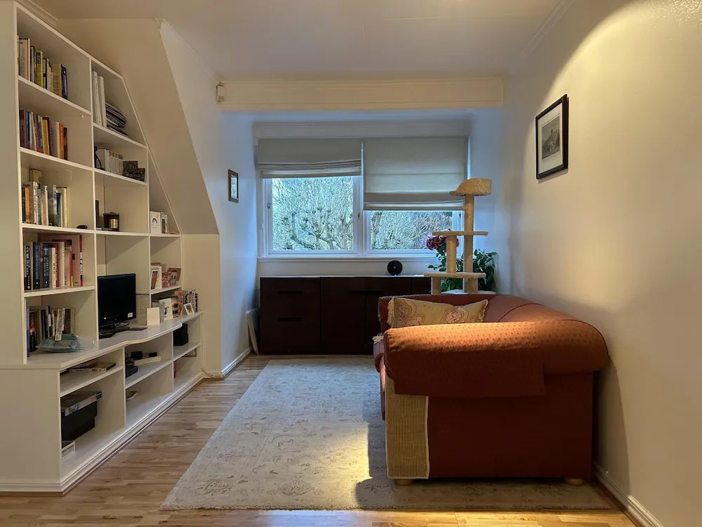 3 Bed House - Sleeps 5 - Sauna - Garden - Gym