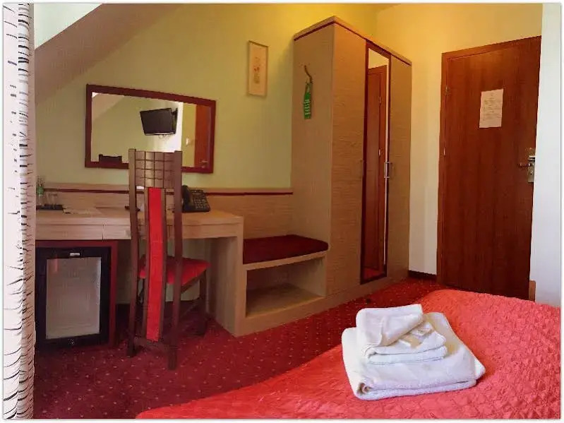Vinci Hotel Airport