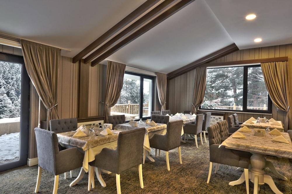 Lagoon Palace Hotel