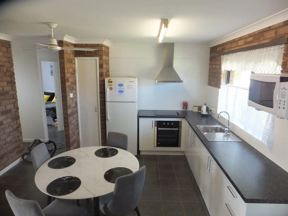 Unit 16, 2 Casuarina Crescent, Ocean Beach Chalets