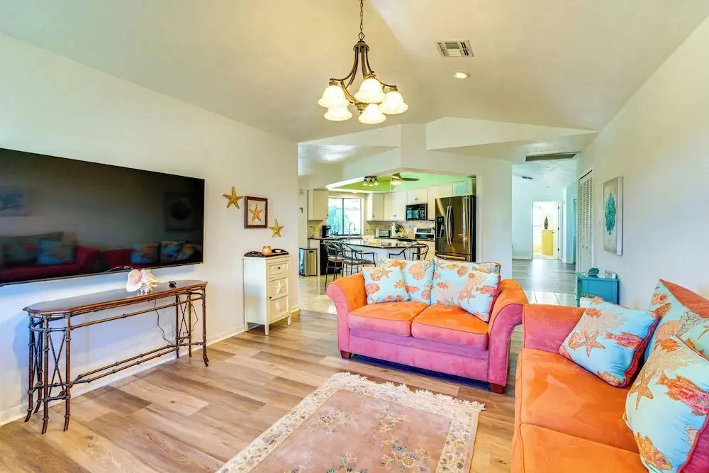 Canal-front Escape w/ Dock & Pool in Cape Coral