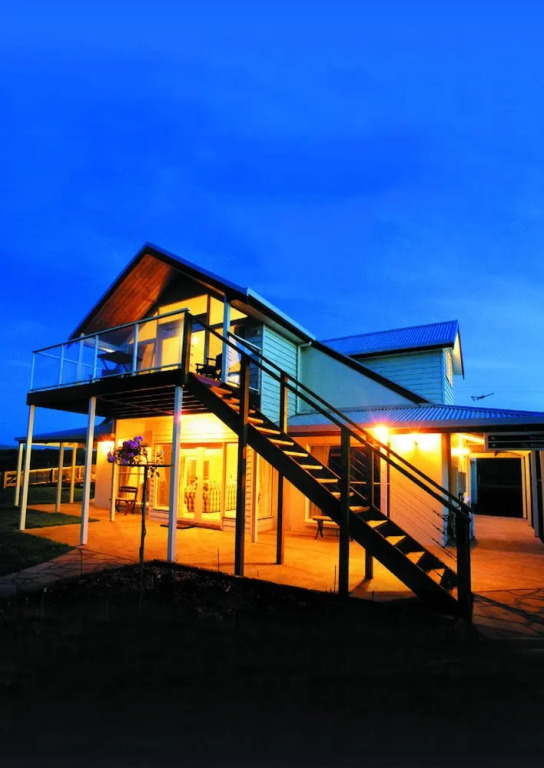 Logans Beach Apartments - The Loft