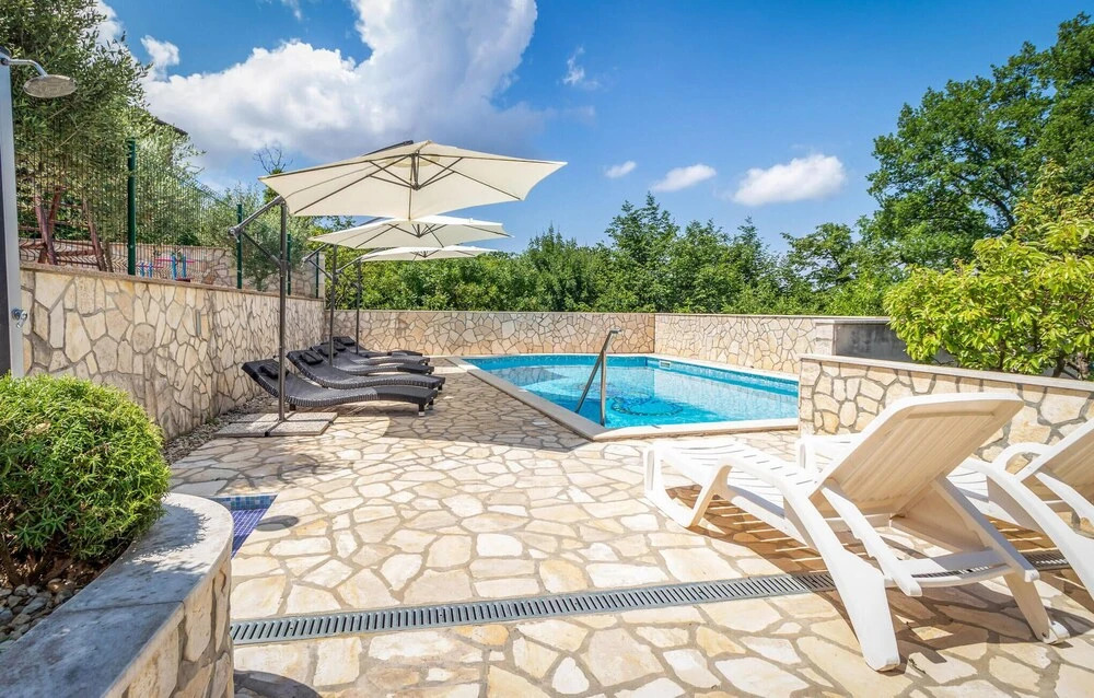 Beautiful Home in Jadranovo With Wifi and 3 Bedrooms