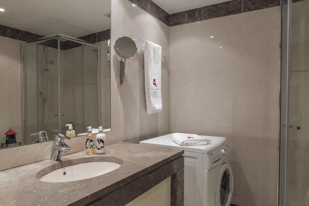 Rent4rest Estoril Beachfront Apartments - 1 Bedroom